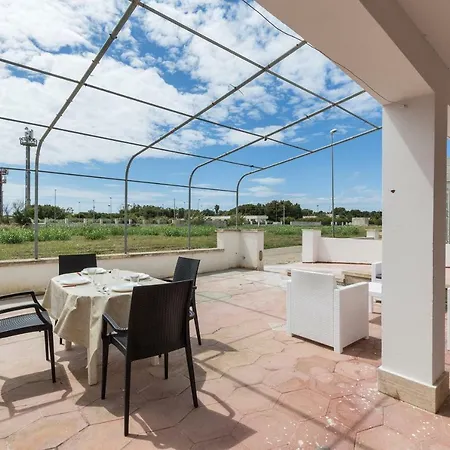 Claleo Apartment *